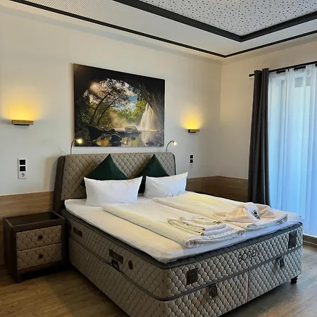Montenegro Hotel *