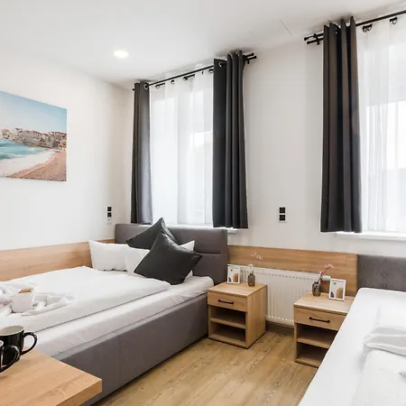 Montenegro Hotel *