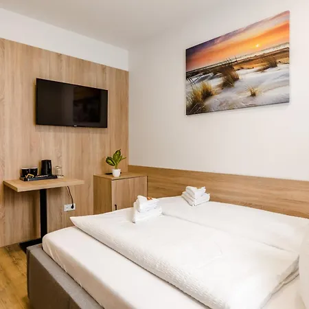 Montenegro Hotel *